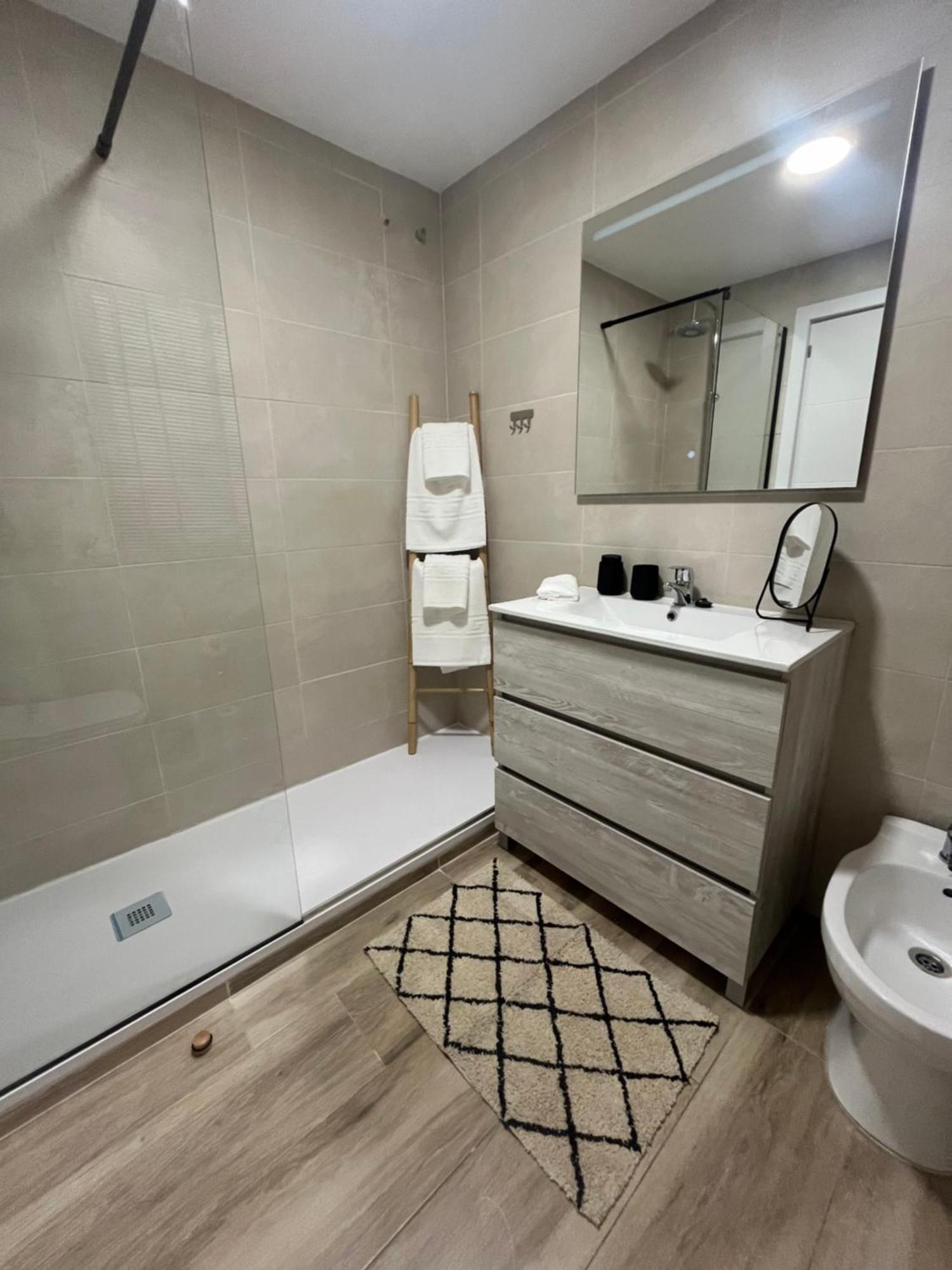 Love Rent4 Malaga Huelin Luaran gambar